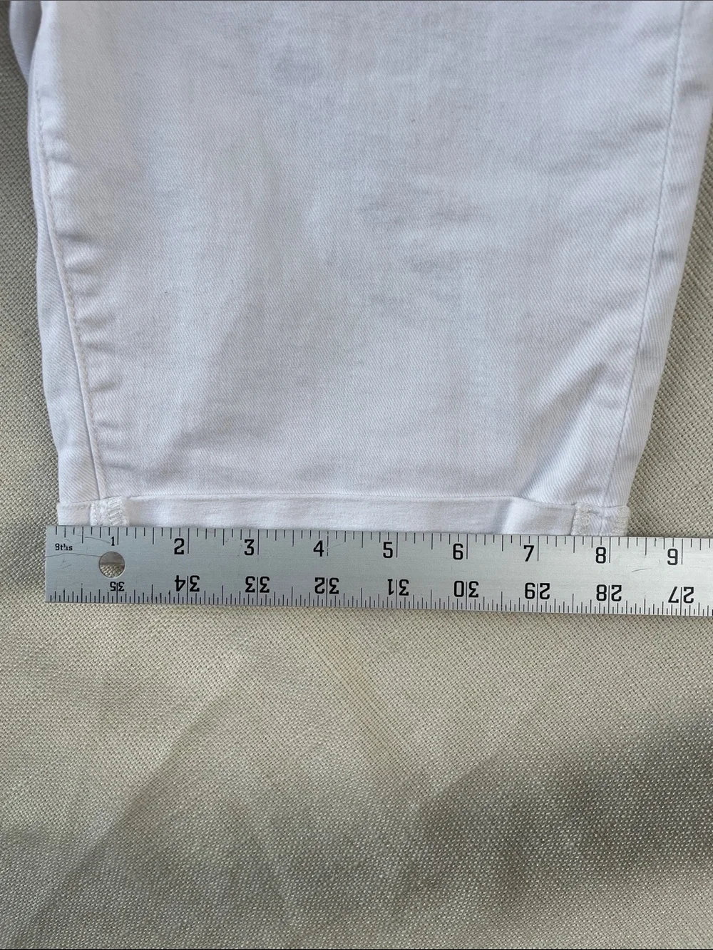 PAIGE Jax Knee Short White Cuffed Denim Cotton/Elastic Blend